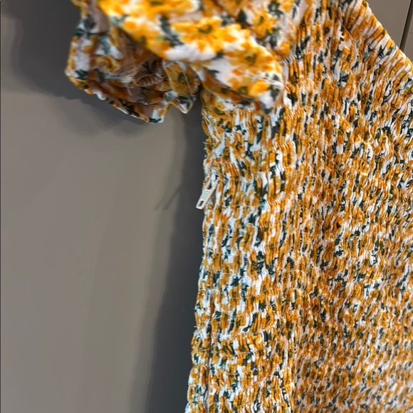 Faithfull The Brand Daisy Floral Smocked Della Jumpsuit sz small - Picture 7 of 14